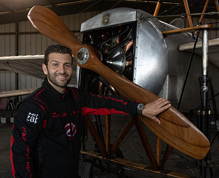 Пилот и изобретатель Франки Запата стал амбассадором часов Zenith Pilot Type 20 Adventure