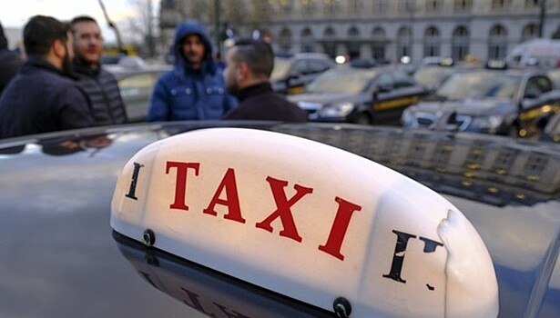 Число нелегальных таксистов в РФ снизилось до 82 тыс