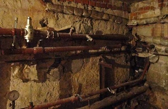 Москвичи пожаловались на ежегодное затопление квартир канализационными стоками