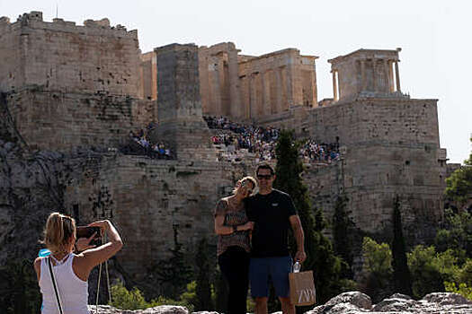 Премьер Греции не сожалеет о снижении потока туристов из РФ из-за антироссийских санкций