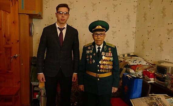 Сотрудники Управления ФСБ России по Татарстану поздравили ветерана Великой Отечественной войны