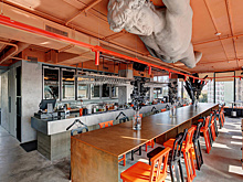 Апероль, креветки и кочегары: лучшие бары и рестораны этой осени по версии Forbes Life