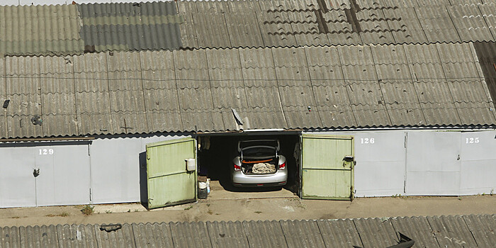 Автовладельцы в Бишкеке протестуют против сноса гаражей