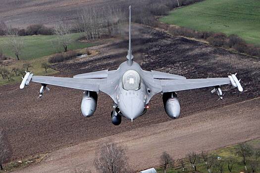 В США рассказали о выгоде от уничтожения истребителей F-16 на Украине
