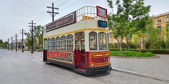 В Китае продают двухэтажный электрический автобус, похожий на трамвай