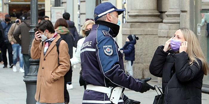 Коронавирус в мире: в Чехии отменили реконструкцию битвы под Аустерлицем, в Италии носят маски на улицах