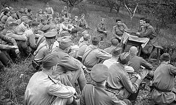 110 лет со дня рождения Константина Симонова: биография, творчество, лучшие произведения