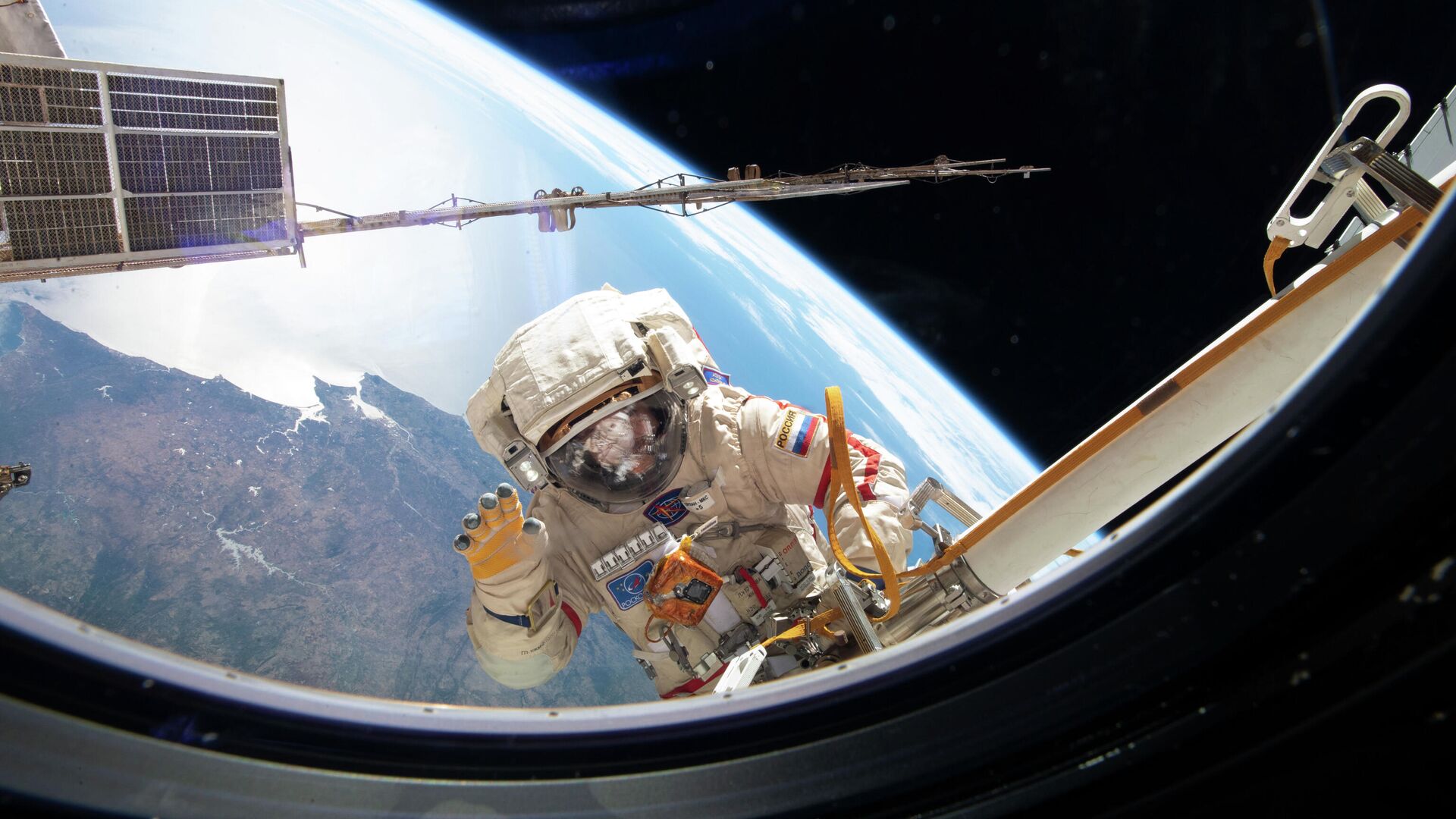 Роскосмос анонсировал следующий выход в открытый космос 12 мая