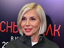 Певица Алена Свиридова показала совместное фото с сыном и его девушкой