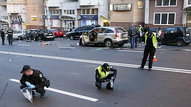 В центре Киева взорвался автомобиль