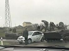 На Ставрополье танк при обгоне столкнулся с автомобилем