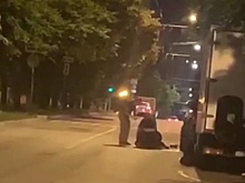 СМИ опубликовали видео избиения неудачливого поджигателя машин в Москве