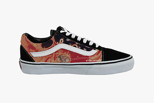 Автор обложек альбомов Metallica создал кеды для Supreme х Vans