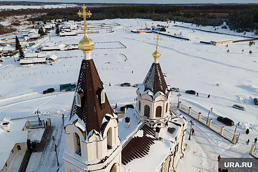 Владыка Евгений освятил старинный свердловский храм