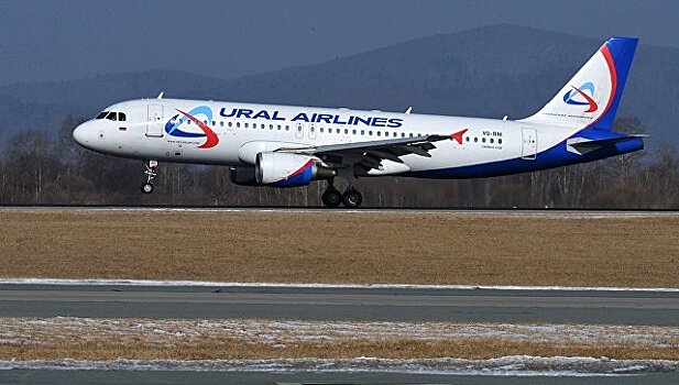 Пассажиры самолета, севшего на недостроенную полосу, улетели в Иркутск