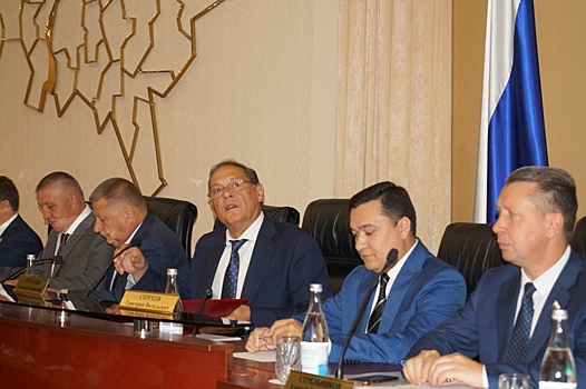 Александр Стрелюхин призвал саратовских бизнесменов унять амбиции: «Мы возим кирпич из Ульяновска, и он обходится дешевле»