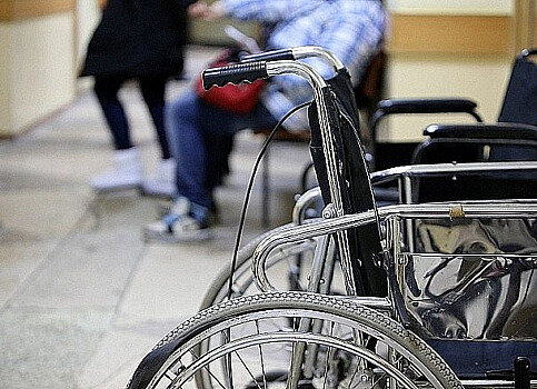 Жители Приморья, ухаживающие за инвалидами, получили почти 30 миллионов рублей