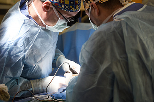 Хирурги в Дмитрове за полчаса провели сложнейшую операцию по стенированию артерии почки