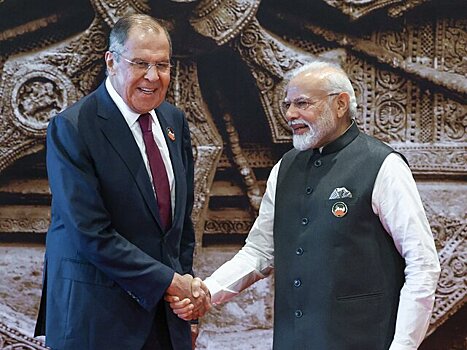 Индия предложит РФ отрасли, куда можно вложить застрявшие рупии – Лавров