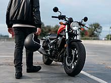 «Гроб выбрали белый не просто так»: в Подмосковье похоронили байкера, убитого за замечание о парковке