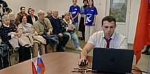 Члены щелковского отделения партии «Единая Россия» провели занятия по компьютерной грамотности для пожилых людей