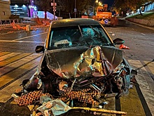 В Новосибирске водитель VW Polo спровоцировал погоню и врезался в бетонный блок