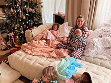 Регина Тодоренко опубликовала редкий снимок с тремя сыновьями от Влада Топалова