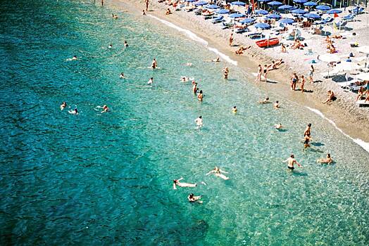 «Много молодежи, немцев и барыг». Россиянин рассказал о курорте в Болгарии