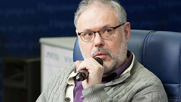 Надвигается небывалая катастрофа: Хазин объяснил, что нужно купить, чтобы спасти деньги