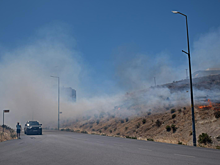 Российских туристов экстренно эвакуируют из отеля в турецкой Анталье из-за лесного пожара