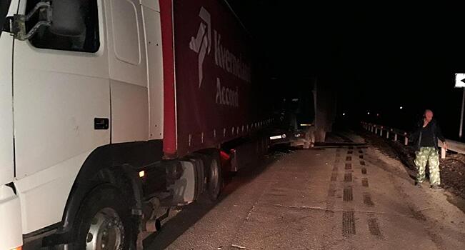 В Афанасьевском районе столкнулись два грузовика: пострадал один человек
