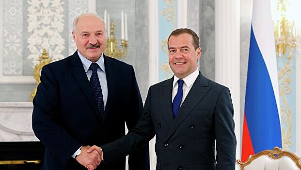Лукашенко обсудил с Медведевым интеграцию двух стран