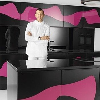 Карим Рашид разработал дизайн кухонь для российской фабрики «Мария»