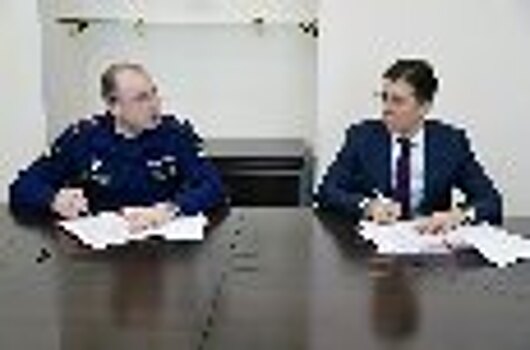 Начальник ГУФСИН России по Приморскому краю Василий Седрисев и Уполномоченный по правам человека Юрий Мельников подписали соглашение о сотрудничестве
