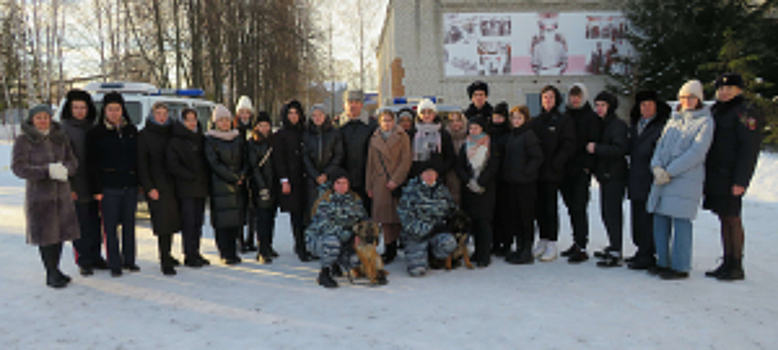 В Ульяновской области полицейские провели для студентов высших и средних учебных заведений акцию «Студенческий десант»