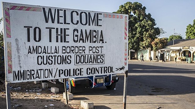 Сенегал начал военное вторжение в Гамбию