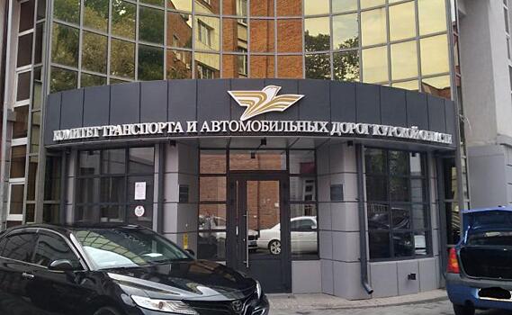 В Курске на Кировском мосту проблемную выделенную полосу для общественного транспорта убирают