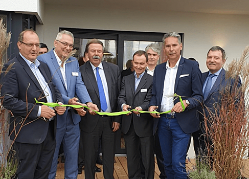 На выставке готовых домов Blaue Lagune Wien (г. Вена) состоялось торжественное открытие образца готового деревянного дома российской компании «ТАМАК»