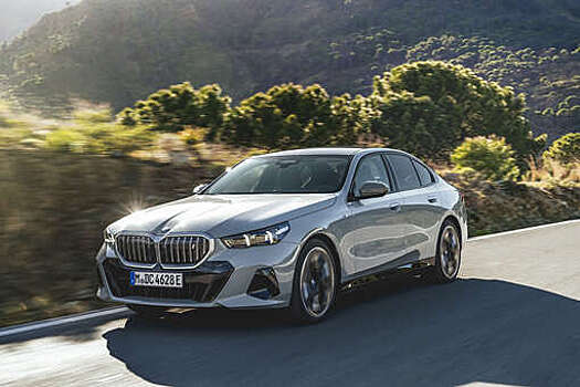 BMW рассекретила новое поколение 5 Series