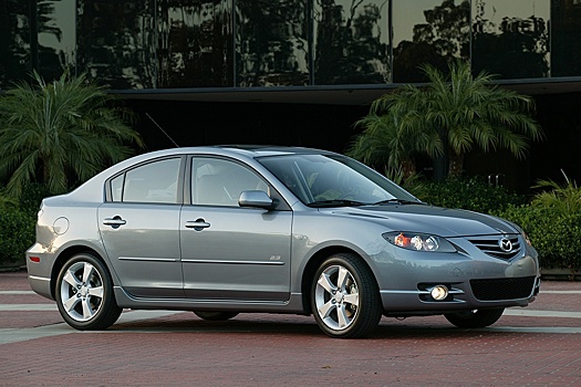 В РФ продают Mazda3 2005 года выпуска практически без пробега