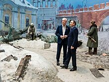 Сергей Собянин посетил экспозицию «Подвиг народа» в Музее Победы