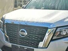 В Сеть попали первые фото обновленного Nissan Navara