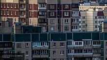 Пытаясь спасти падающую из окна девушку мужчина погиб в Новосибирске