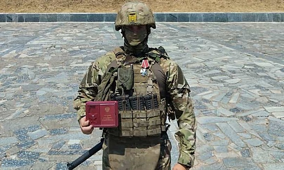 Орден Мужества на передовой в зоне СВО вручили жителю Новосибирской области