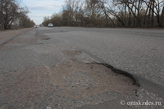 Разваливающуюся после ремонта Окружную дорогу в Омске восстановят