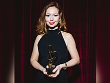 Звезда «Кадетства» пришла на гала-ужин в платье с открытыми плечами