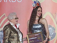 Марина Шенгелия награждена премией за создание уникального платья