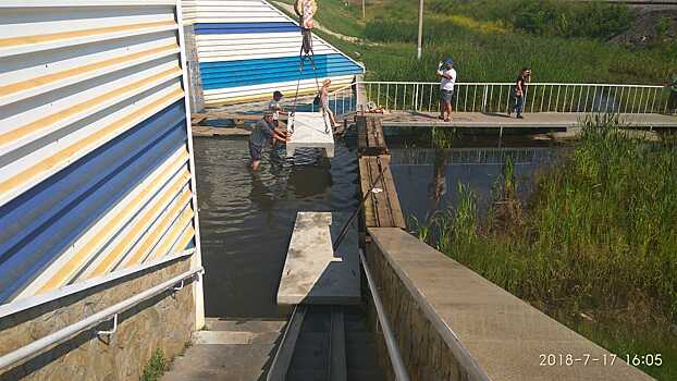 Дорожники установили бетонные трапы в затопленных переходах, прославленных венецианским карнавалом