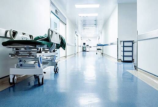 Медработник российской больницы изрисовал тяжелобольную пациентку и поплатился