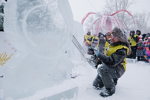 Оренбургские нефтяники организовали фестиваль ледовых скульптур
